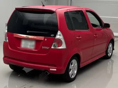 Daihatsu YRV