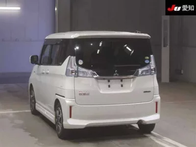 Mitsubishi DELICA D2