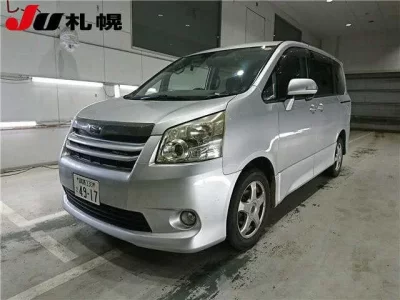 Toyota NOAH  с аукциона в Японии