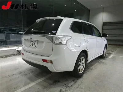 Mitsubishi OUTLANDER PHEV  с аукциона в Японии