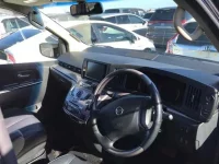 Nissan ELGRAND лот № 80078 оценка 4  с аукциона в Японии 2