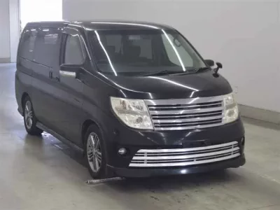Nissan ELGRAND  с аукциона в Японии