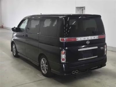 Nissan ELGRAND  с аукциона в Японии