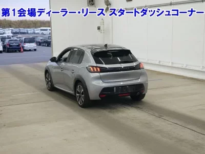 Peugeot 208  с аукциона в Японии