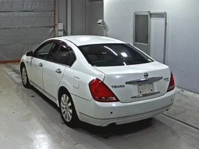 Nissan TEANA  с аукциона в Японии