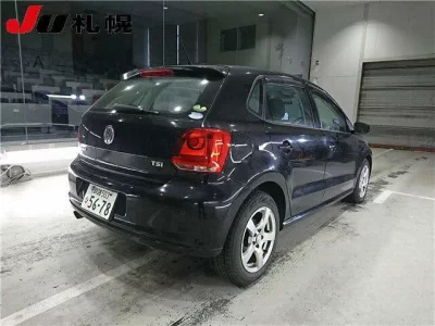 Volkswagen POLO  с аукциона в Японии