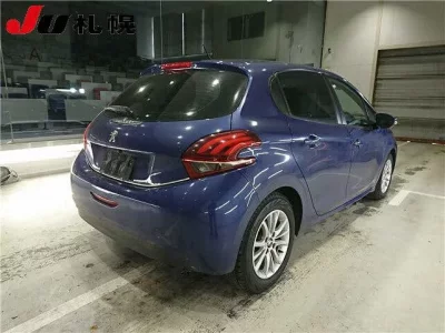 Peugeot 208  с аукциона в Японии
