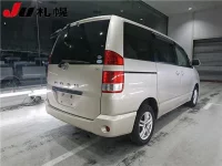 Toyota NOAH лот № 131 оценка R  с аукциона в Японии 1