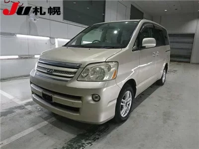 Toyota NOAH  с аукциона в Японии
