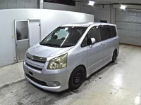 Toyota NOAH лот № 9238 оценка 3.5  с аукциона в Японии 3