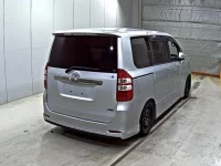 Toyota NOAH лот № 9238 оценка 3.5  с аукциона в Японии 4