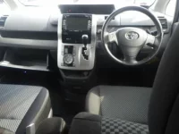 Toyota NOAH лот № 9238 оценка 3.5  с аукциона в Японии 2