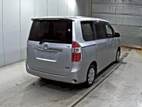 Toyota NOAH лот № 9272 оценка R  с аукциона в Японии 4