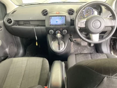 Mazda DEMIO  с аукциона в Японии