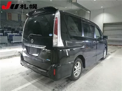 Nissan SERENA  с аукциона в Японии