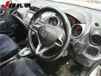 Honda FIT лот № 203 оценка 3  с аукциона в Японии 2