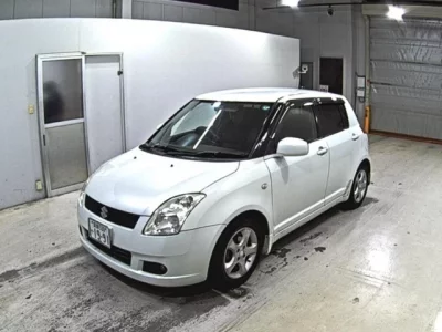 Suzuki SWIFT  с аукциона в Японии