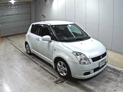 Suzuki SWIFT  с аукциона в Японии