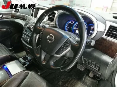 Nissan ELGRAND  с аукциона в Японии