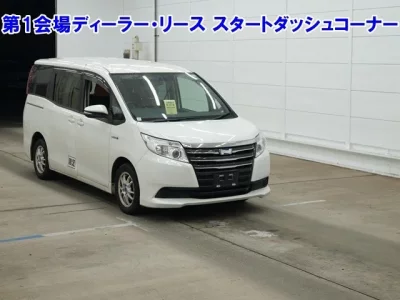 Toyota NOAH  с аукциона в Японии