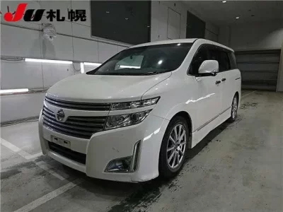 Nissan ELGRAND  с аукциона в Японии