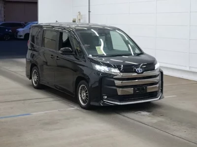 Toyota NOAH  с аукциона в Японии