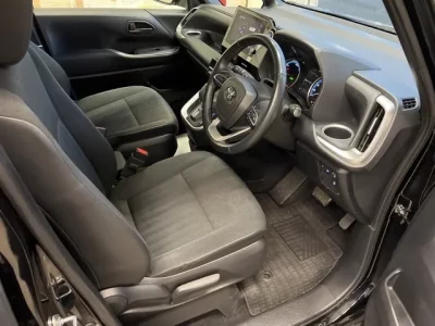 Toyota NOAH  с аукциона в Японии