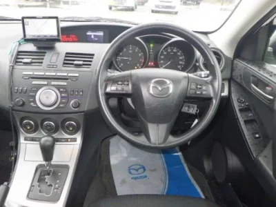 Mazda AXELA  с аукциона в Японии