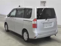 Toyota NOAH лот № 25109 оценка R  с аукциона в Японии 1