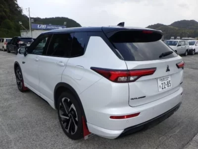 Mitsubishi OUTLANDER PHEV