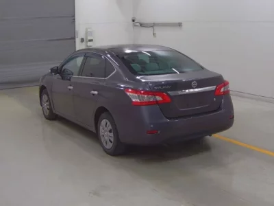 Nissan SYLPHY  с аукциона в Японии