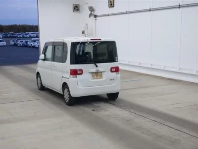 Daihatsu TANTO  с аукциона в Японии