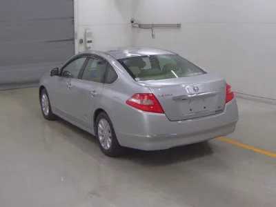 Nissan TEANA  с аукциона в Японии