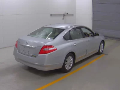Nissan TEANA  с аукциона в Японии