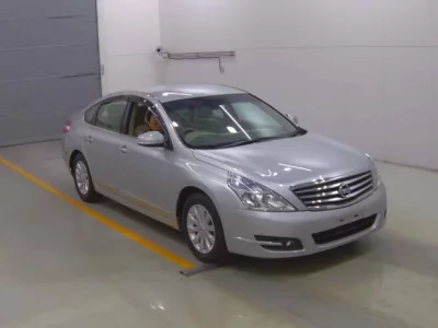 Nissan TEANA  с аукциона в Японии