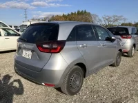 Honda FIT лот № 3 оценка 3.5  с аукциона в Японии 1