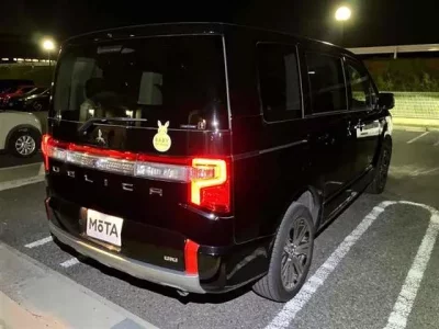 Mitsubishi DELICA D5