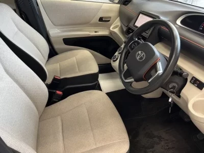 Toyota SIENTA  с аукциона в Японии