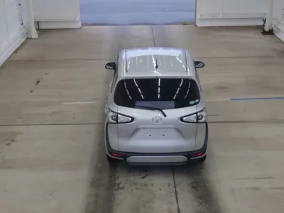 Toyota SIENTA  с аукциона в Японии