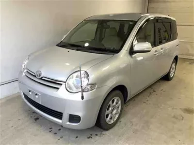 Toyota SIENTA  с аукциона в Японии