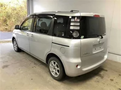 Toyota SIENTA  с аукциона в Японии