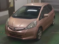 Honda FIT лот № 35 оценка 3  с аукциона в Японии 5