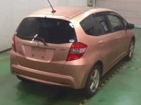 Honda FIT лот № 35 оценка 3  с аукциона в Японии 6