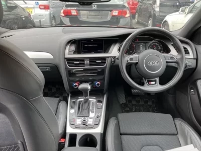 Audi A4  с аукциона в Японии