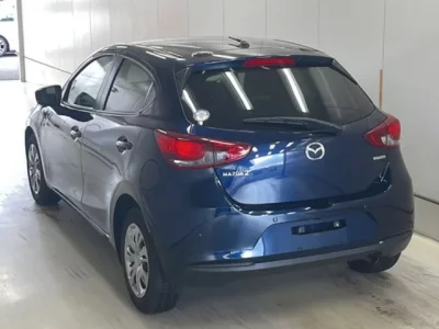 Mazda MAZDA2  с аукциона в Японии