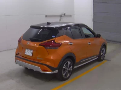 Nissan KIX  с аукциона в Японии