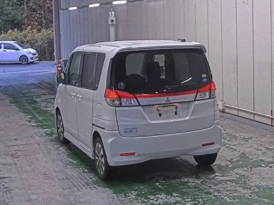 Mitsubishi DELICA D2