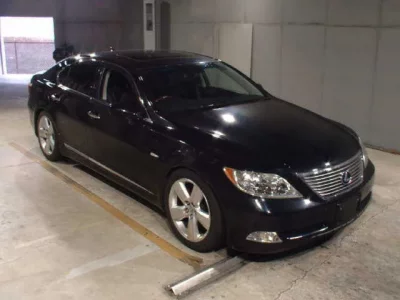 Lexus LS  с аукциона в Японии