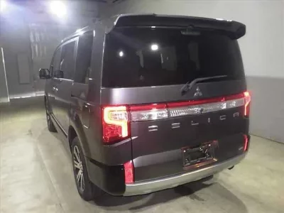 Mitsubishi DELICA D5