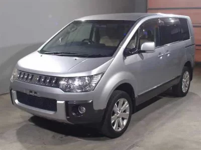 Mitsubishi DELICA D5